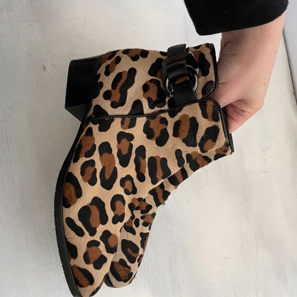 Aquatalia Faria Ankle Boots Leopard Weatherproof Calf Hair Tonal Strap Zipped - Picture 5 of 10